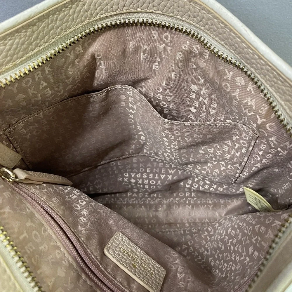 Kate Spade NY Purse Cross Body Tan Pebble Leather Bag Tassle Front Purse 10x11x2
